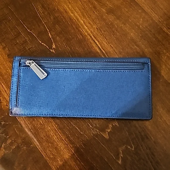 Authentic Coach Slim Wallet - Picture 2 of 7